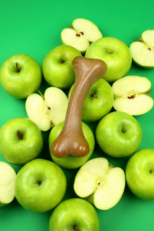 Παιχνίδι σκύλου μεγάλο Taste & fun! Apple fruity bone 0.3 κιλά